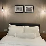 Ipoh 8Perkins Canning Garden 7-8Pax Elegant Homestay With 4Bedrooms, 3Bathroom, 1Living, 1Dining, 1Kitchen-Bar With 3Parkings