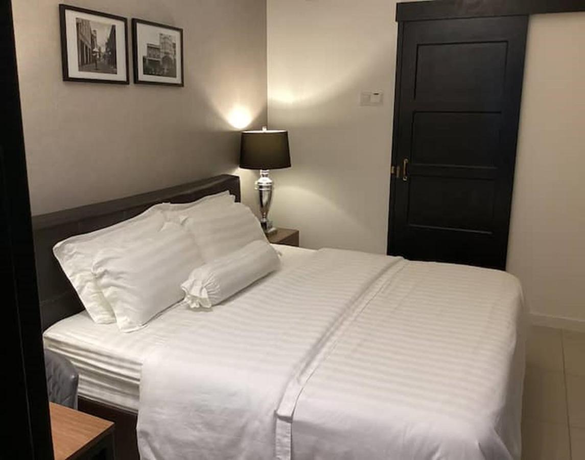 Homestay 8perkins Canning Garden 7-8pax Elegant With 4bedrooms, 3bathroom, 1living, 1dining, 1kitchen-bar With 3parkings *
