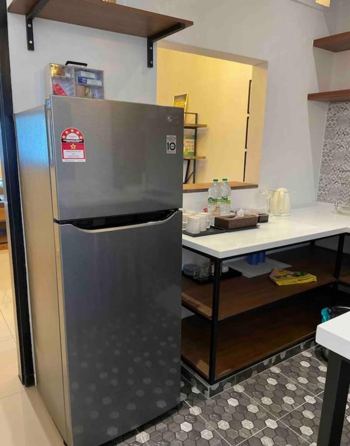 Homestay 8perkins Canning Garden 7-8pax Elegant With 4bedrooms, 3bathroom, 1living, 1dining, 1kitchen-bar With 3parkings Ipoh