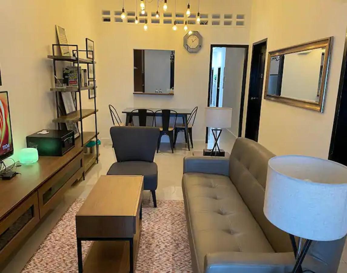 8perkins Canning Garden 7-8pax Elegant With 4bedrooms, 3bathroom, 1living, 1dining, 1kitchen-bar With 3parkings Homestay
