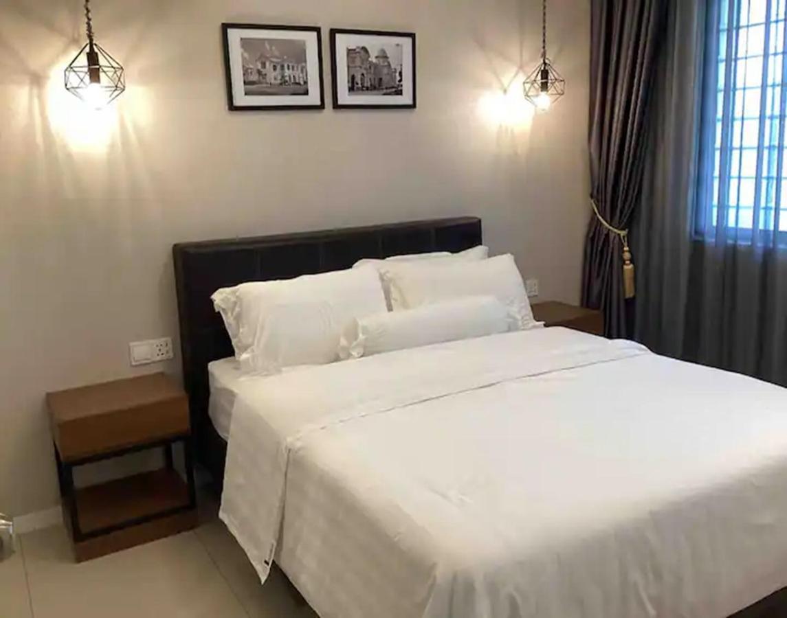 Homestay 8perkins Canning Garden 7-8pax Elegant With 4bedrooms, 3bathroom, 1living, 1dining, 1kitchen-bar With 3parkings
