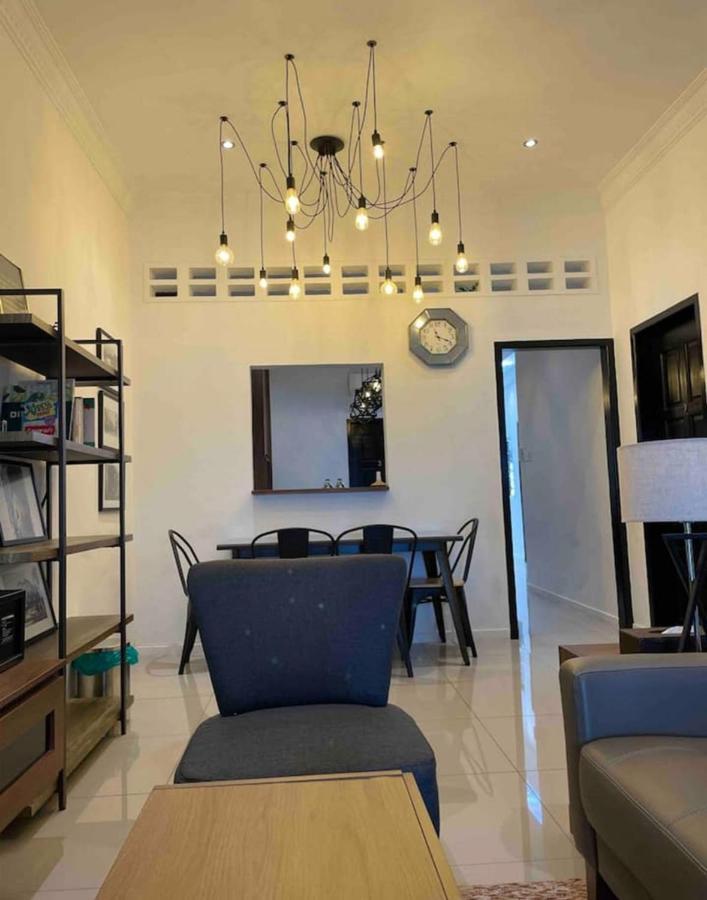8perkins Canning Garden 7-8pax Elegant With 4bedrooms, 3bathroom, 1living, 1dining, 1kitchen-bar With 3parkings Homestay Ipoh